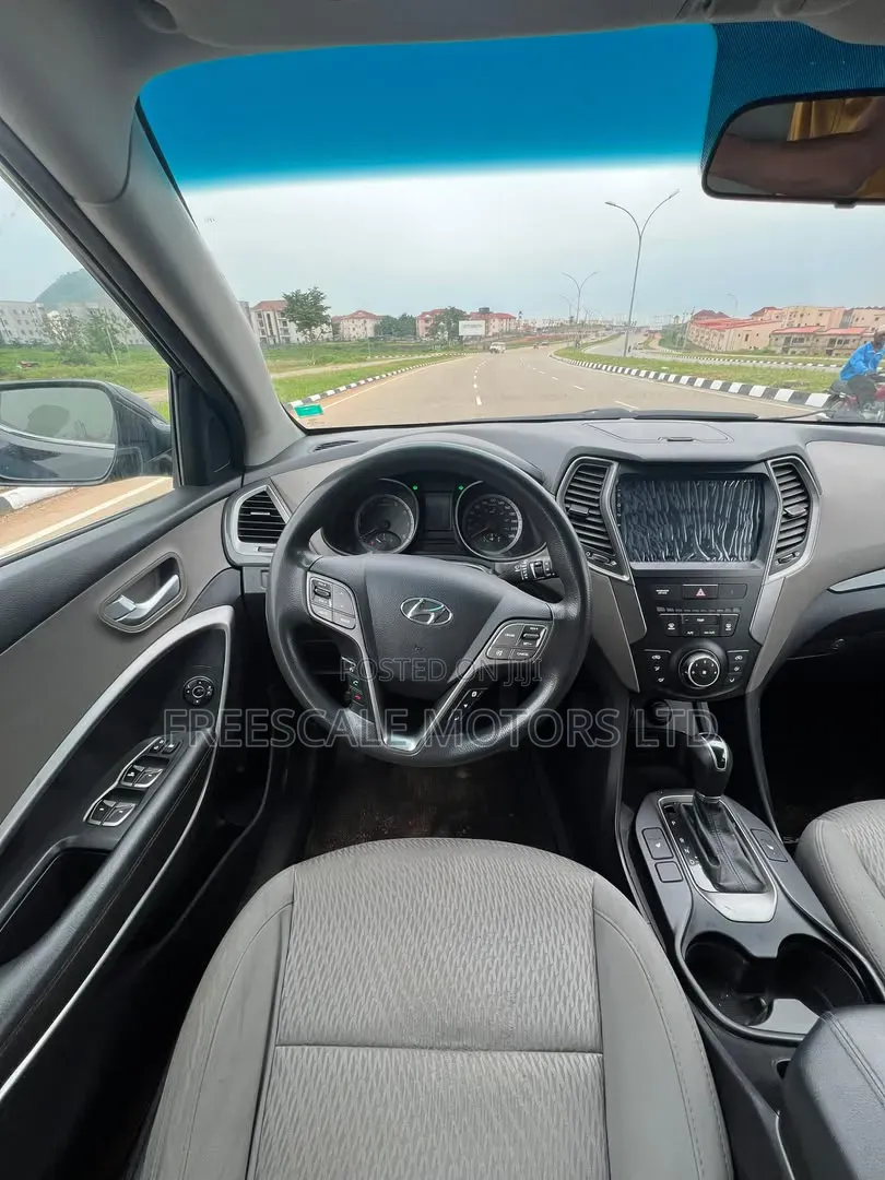 Hyundai Santa Fe 2015 Black