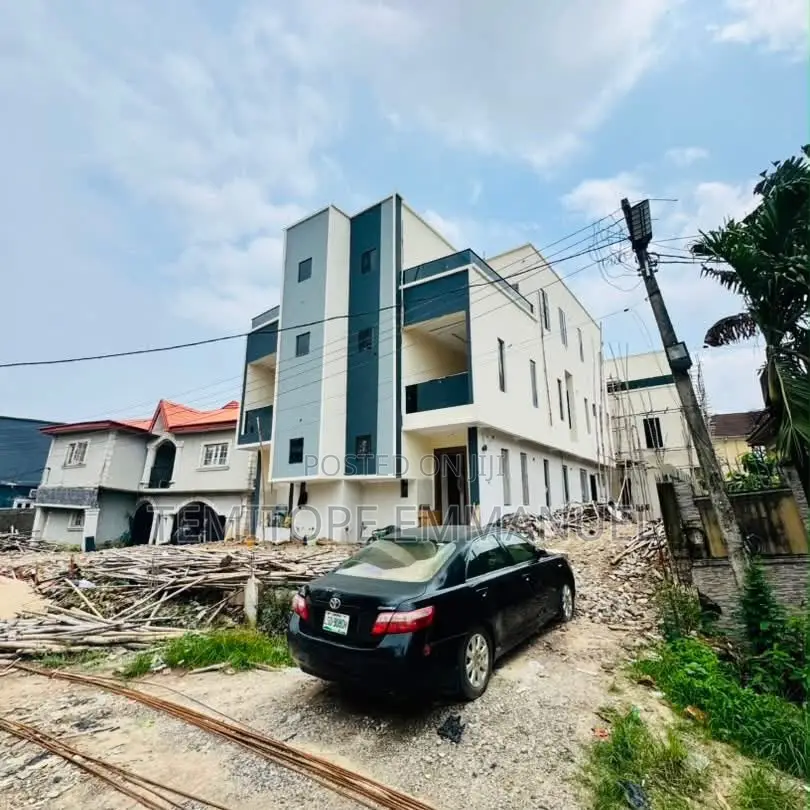 Furnished 4bdrm Duplex in Gbagada for sale