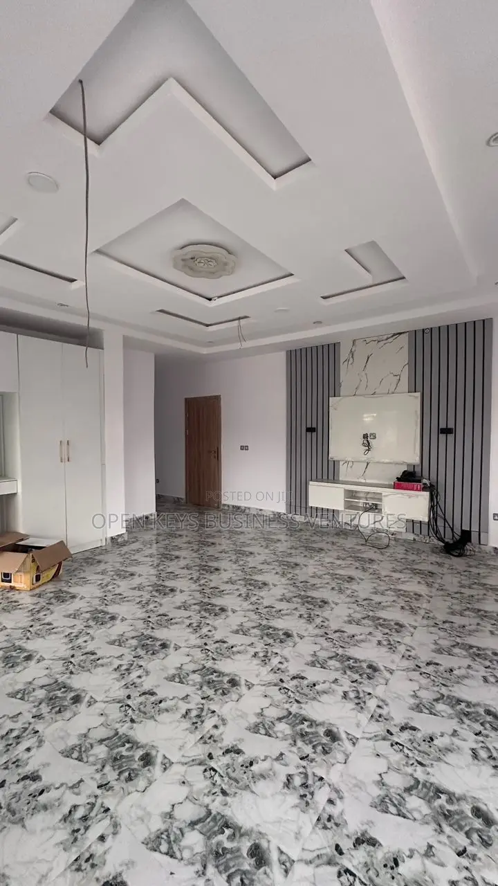 Furnished 5bdrm Duplex in Admiral Close, Akala Express for sale