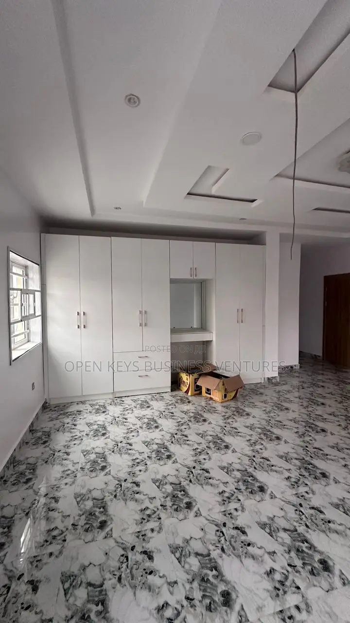 Furnished 5bdrm Duplex in Admiral Close, Akala Express for sale