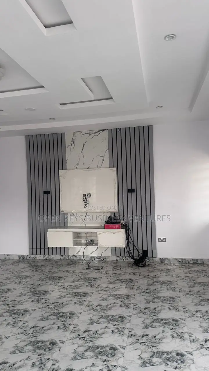 Furnished 5bdrm Duplex in Admiral Close, Akala Express for sale