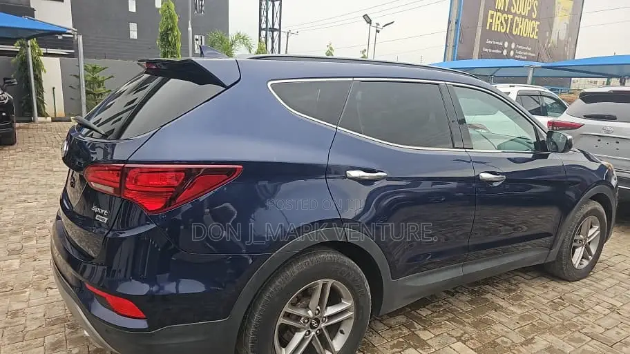 Hyundai Santa Fe 2016 Blue