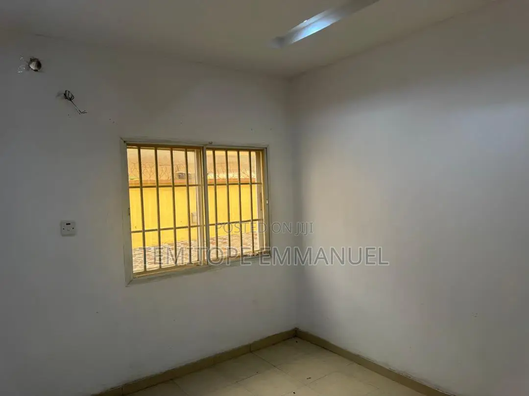 Furnished 2bdrm Apartment in Akowonjo for rent