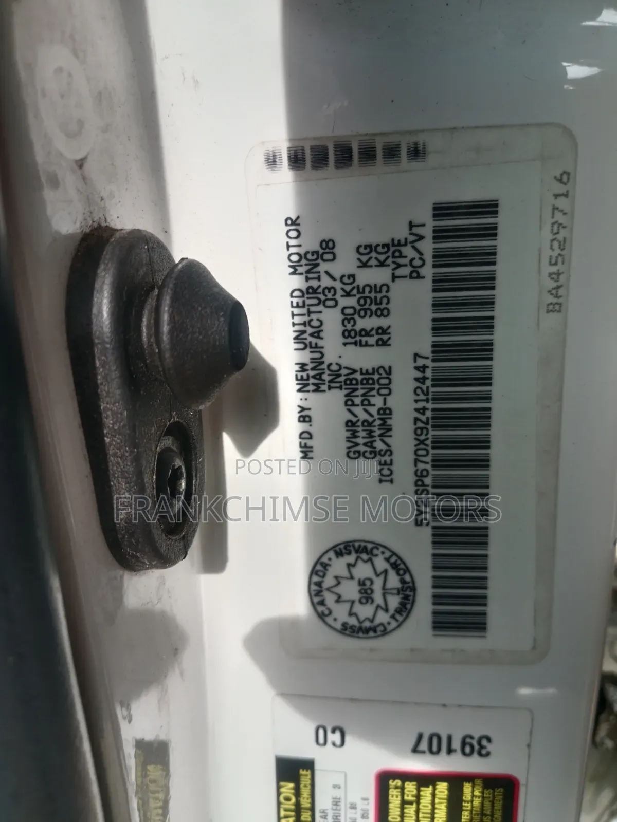 Pontiac Vibe 2010 White