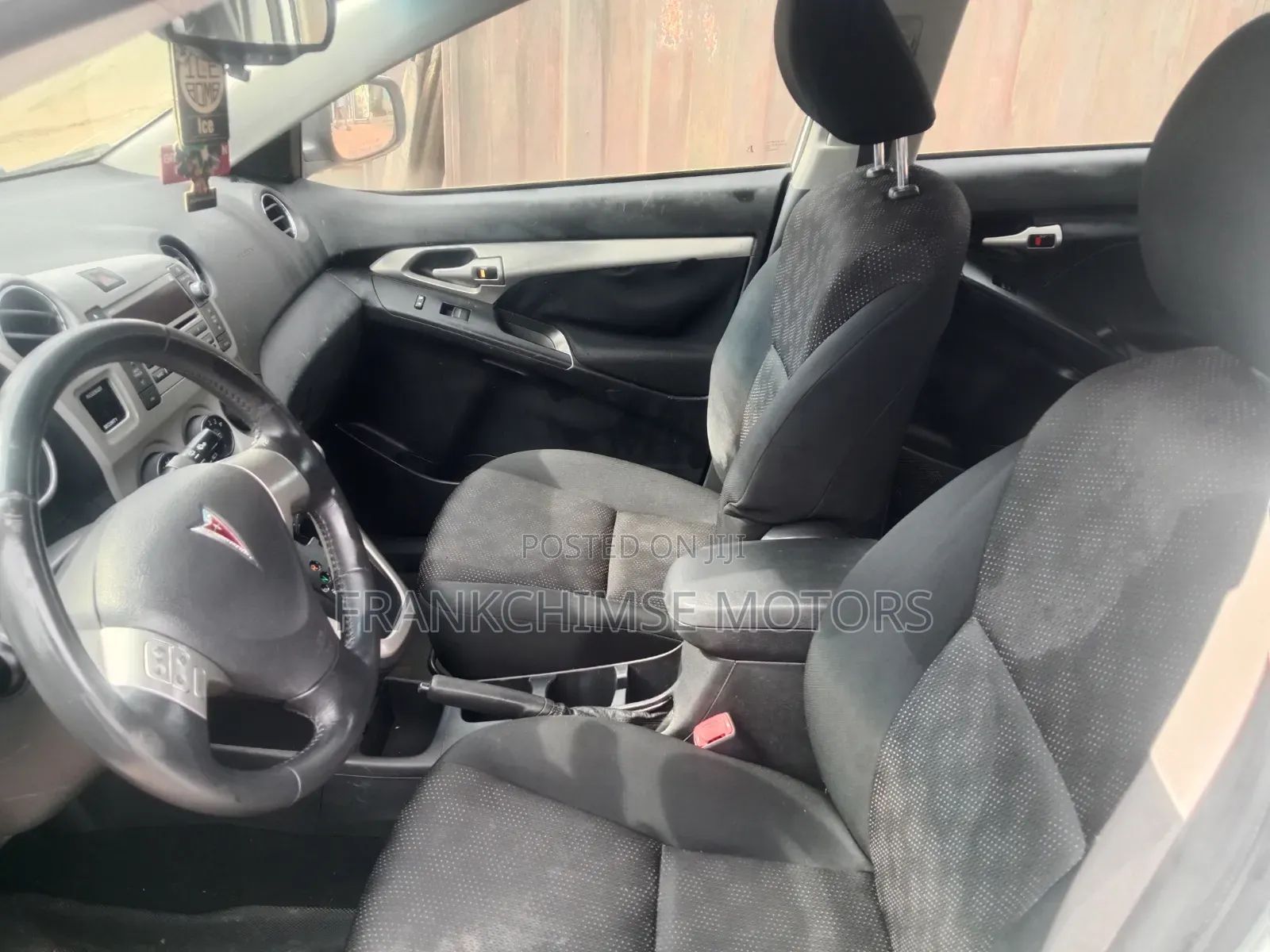 Pontiac Vibe 2010 White