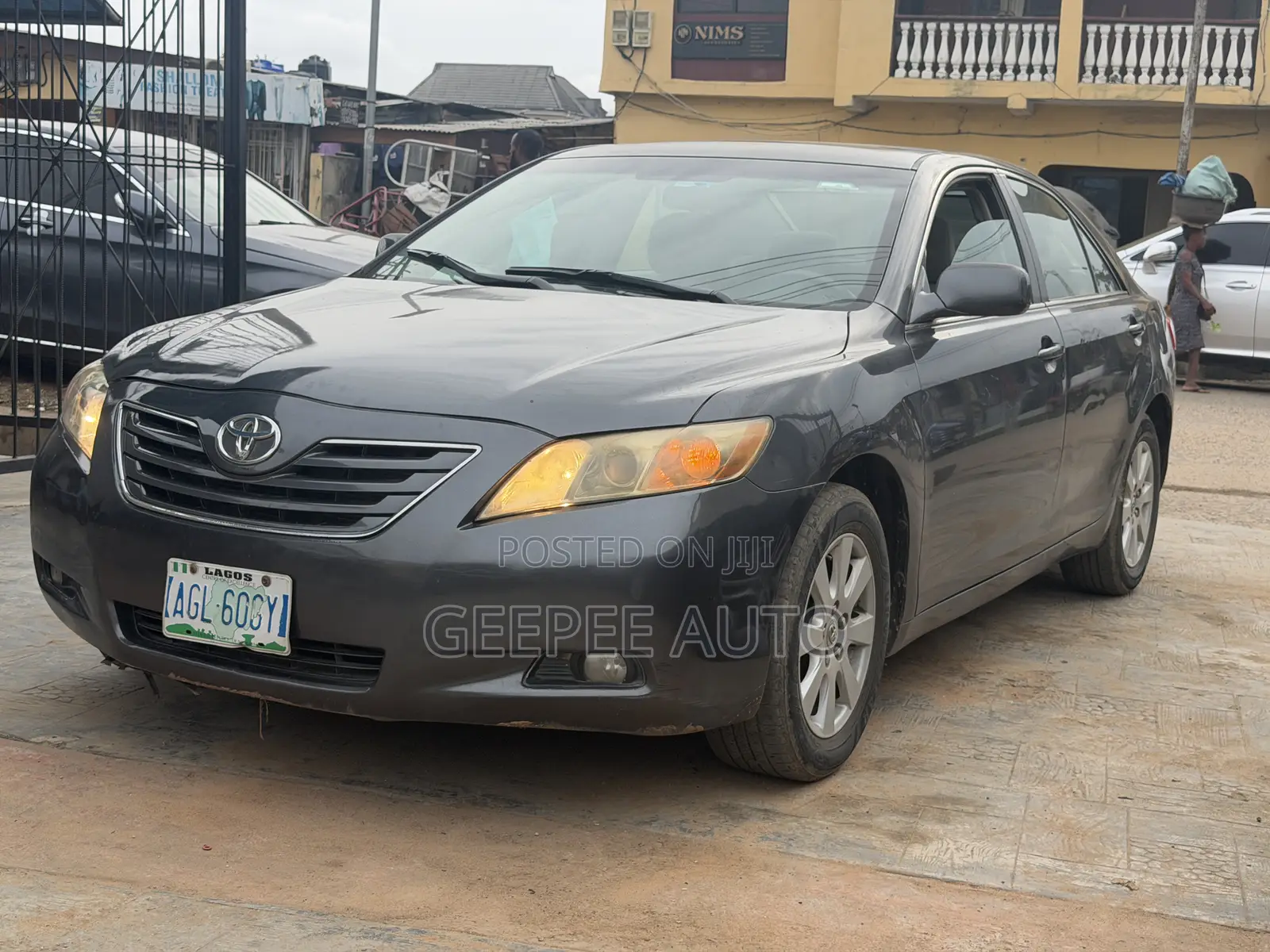 Toyota Camry XLE 4dr Sedan (2.4 4cyl 5A) 2008 Gray