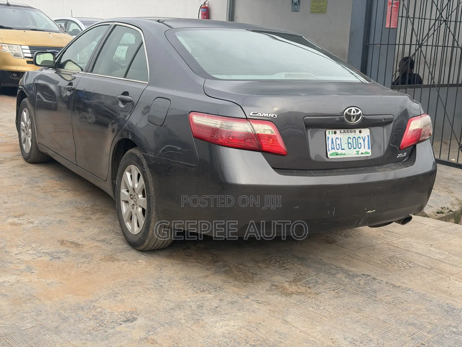 Toyota Camry XLE 4dr Sedan (2.4 4cyl 5A) 2008 Gray