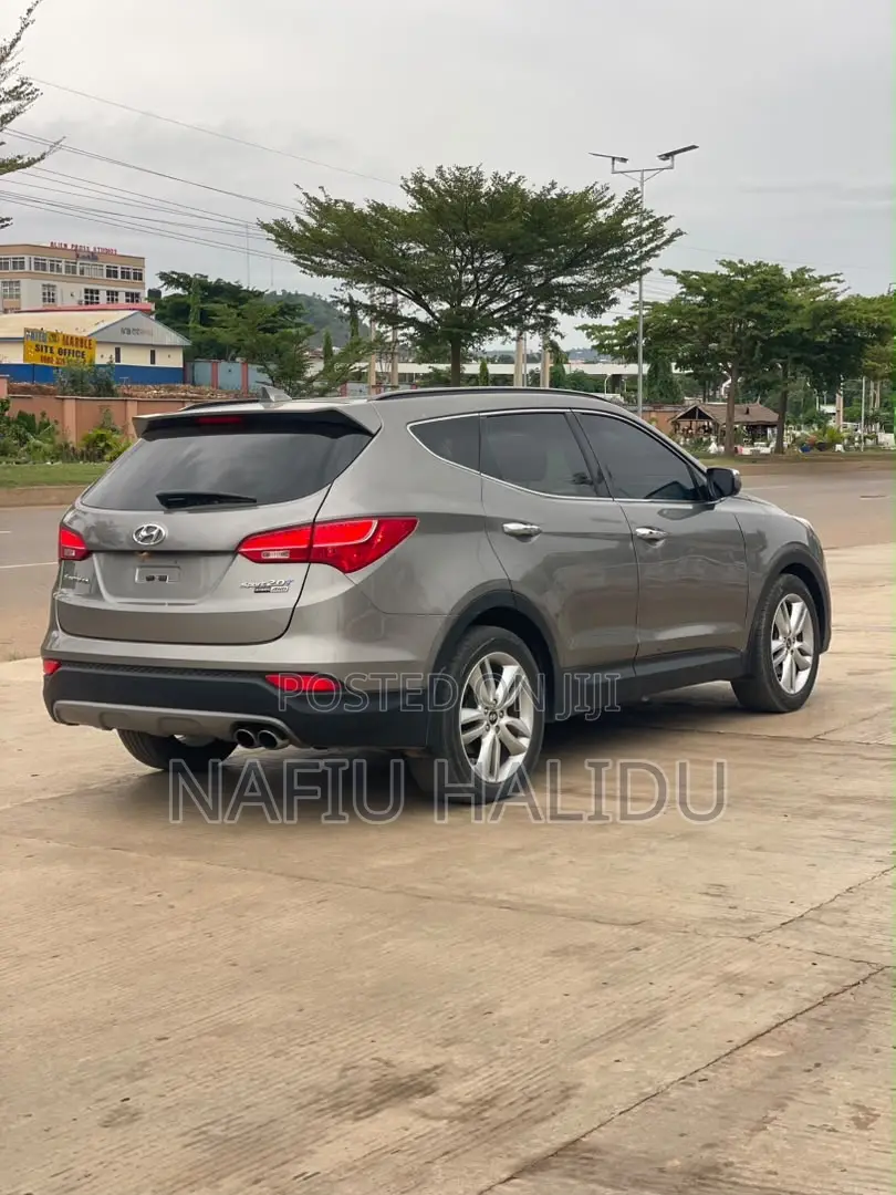 Hyundai Santa Fe 2015 Gray
