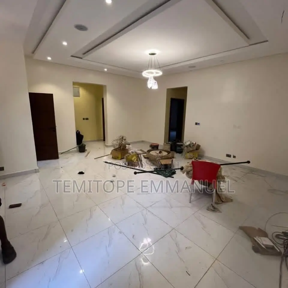 Furnished 3bdrm Apartment in Gbagada for sale