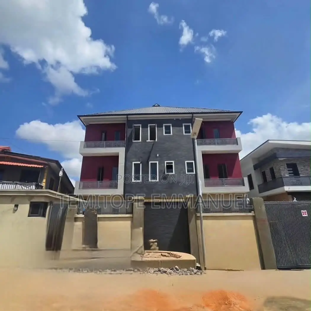 Furnished 3bdrm Apartment in Gbagada for sale