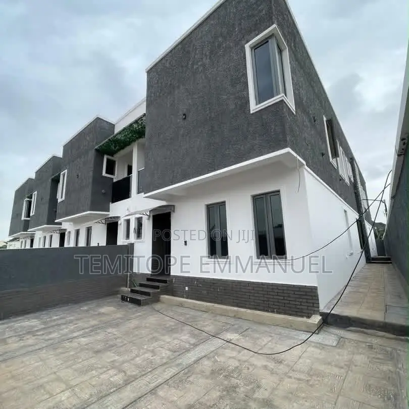 Furnished 4bdrm Duplex in Anthony Village for sale