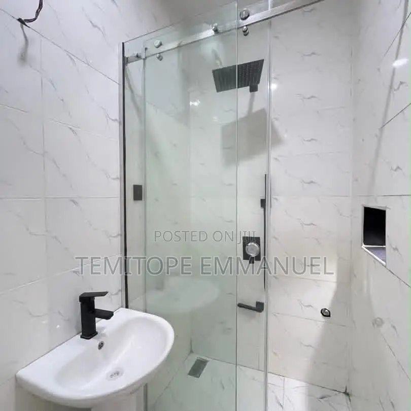 Furnished 4bdrm Duplex in Anthony Village for sale