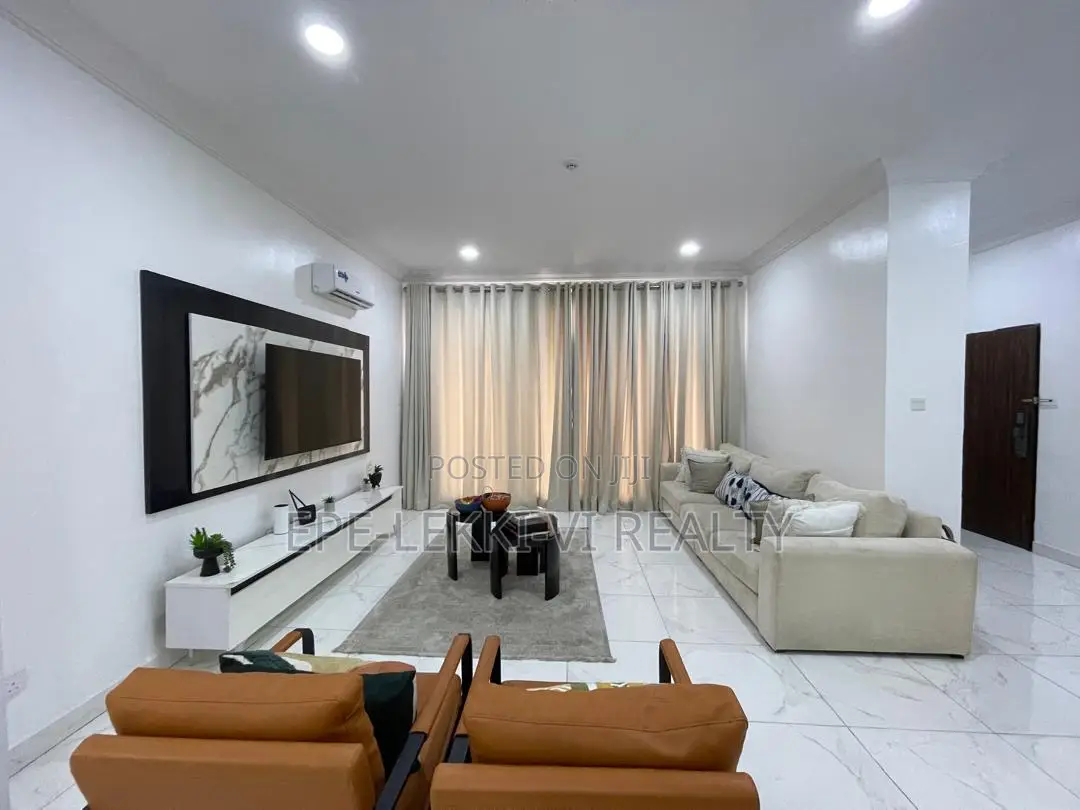 3bdrm Block of Flats in Victoria Island for sale