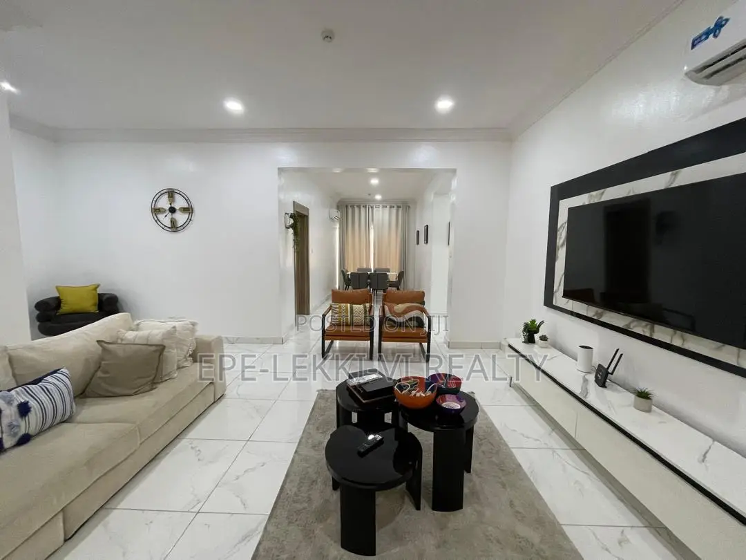 3bdrm Block of Flats in Victoria Island for sale