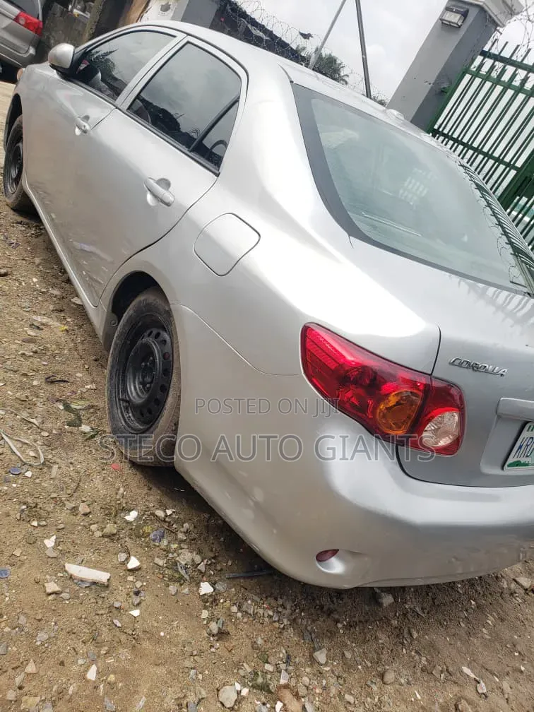Toyota Corolla 2009 Silver