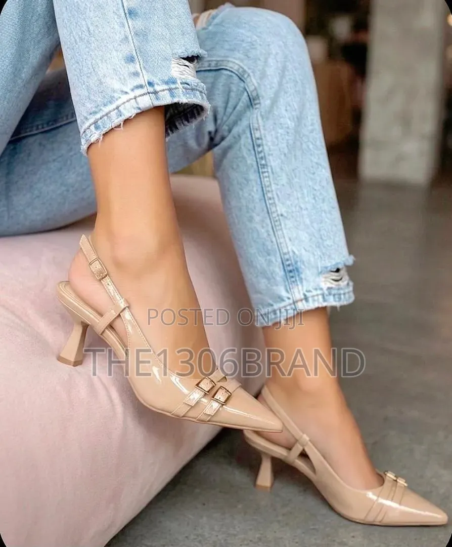 Elegant Patent Leather Kitten Heels–Pointed Toe Designer Pumps