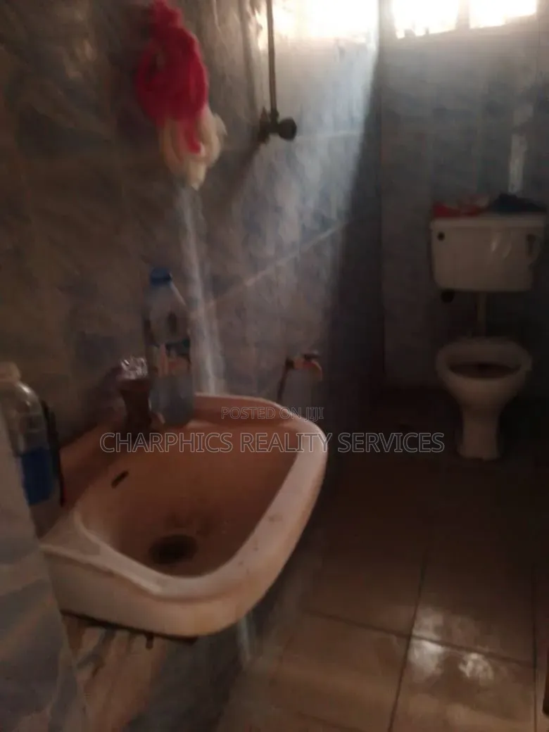 2bdrm Apartment in Lekki Phase 2 for rent