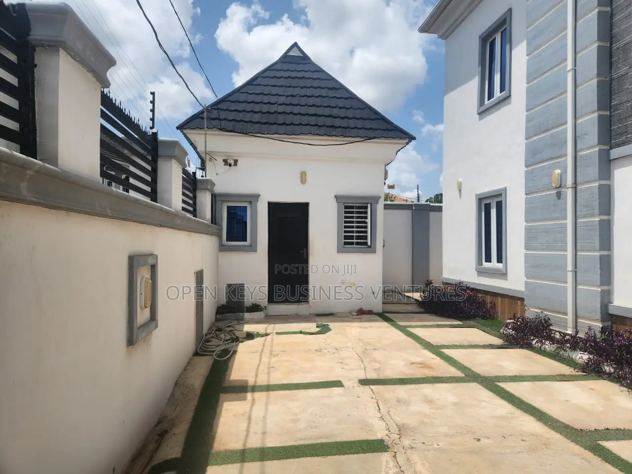 3bdrm Block of Flats in Icast, Akala Express for sale