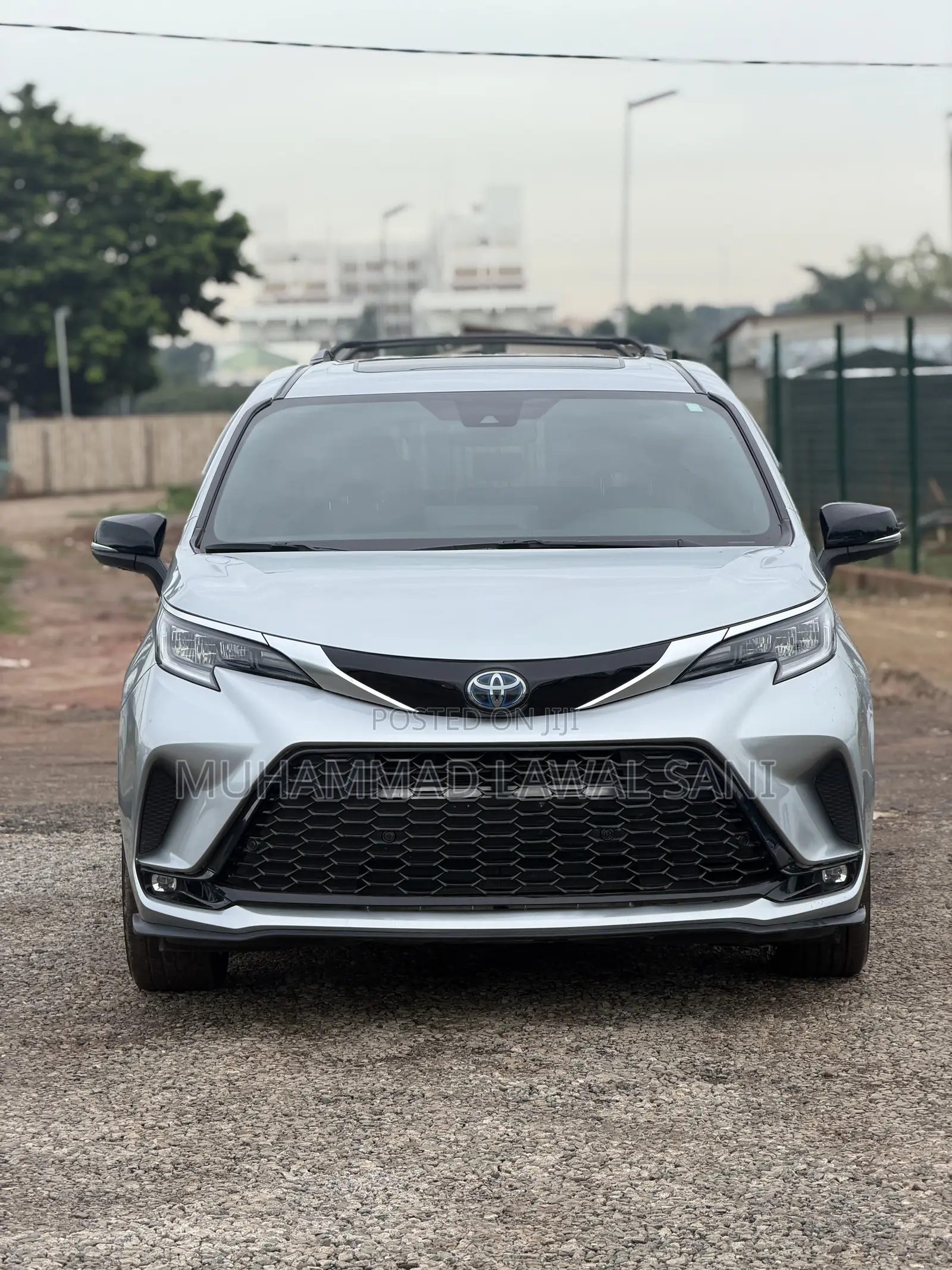 Toyota Sienna 2023 Silver