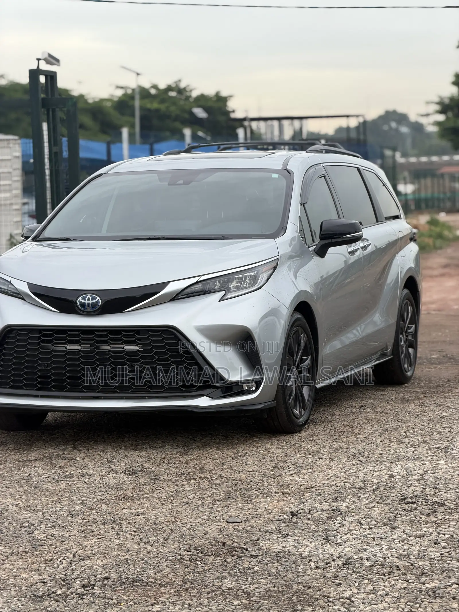 Toyota Sienna 2023 Silver