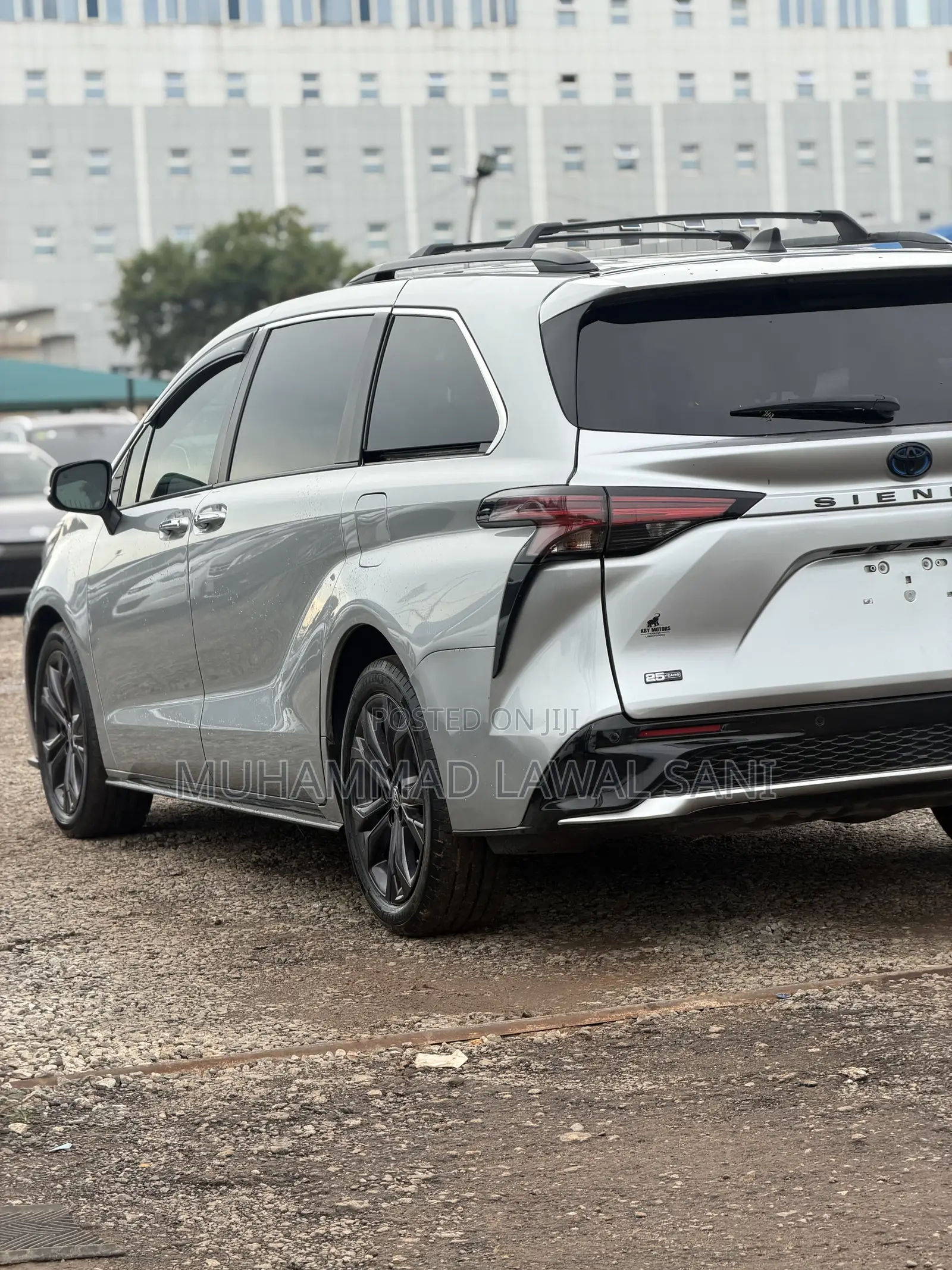 Toyota Sienna 2023 Silver