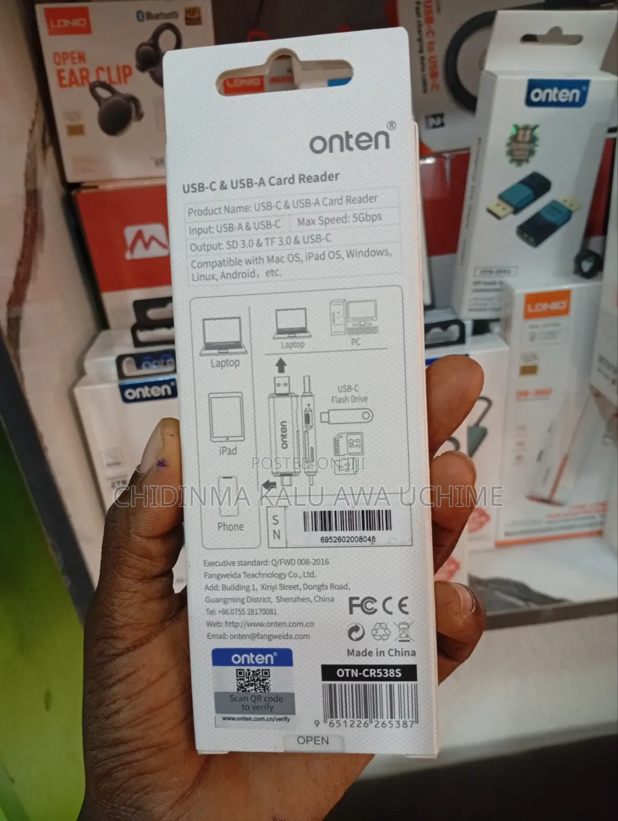 Onten Cr538s 3-in-2 Card Reader and Usb-a and Usb-C Connectors.