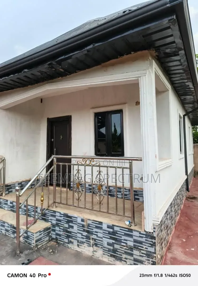 2bdrm Block of Flats in Benin City for sale