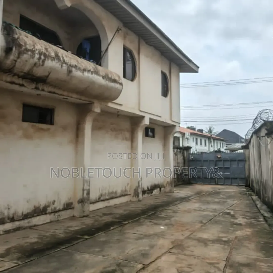 3bdrm Block of Flats in Abaranje Ikotun for sale