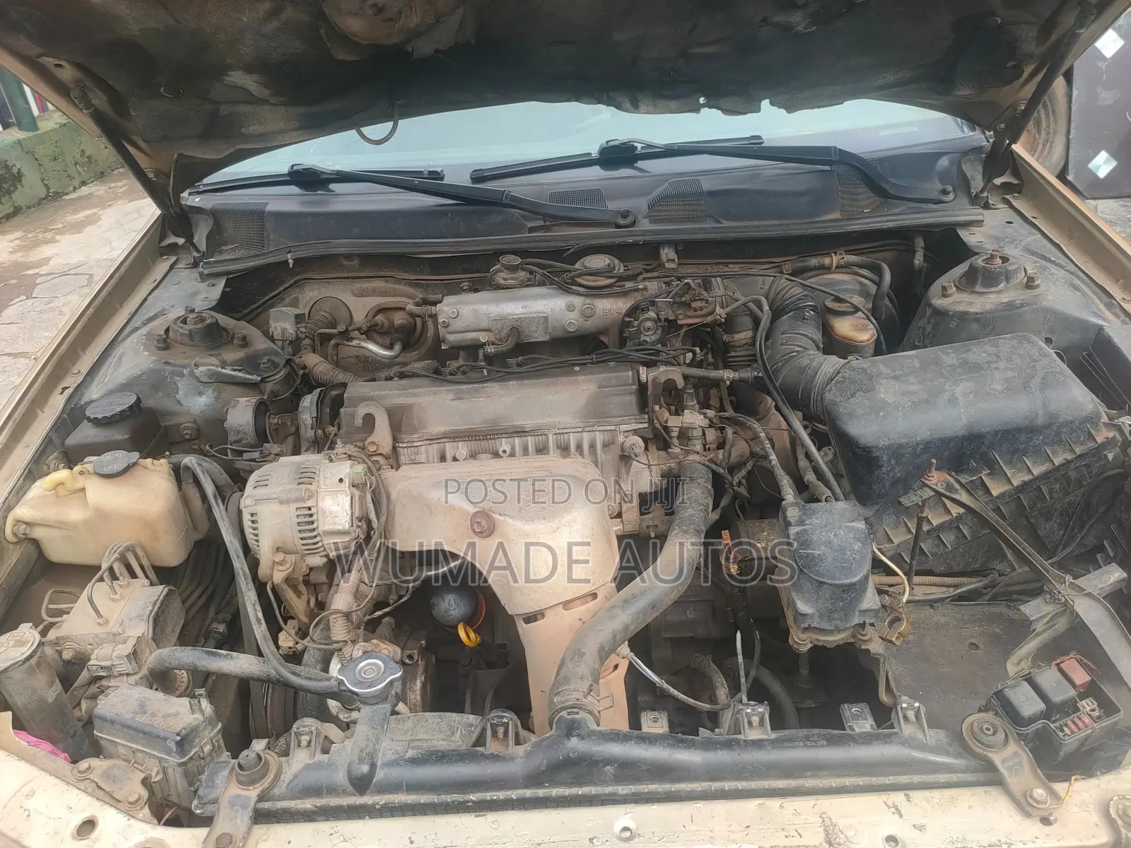 Toyota Camry LE 4dr Sedan (2.2L 4cyl 4A) 2001 Gold