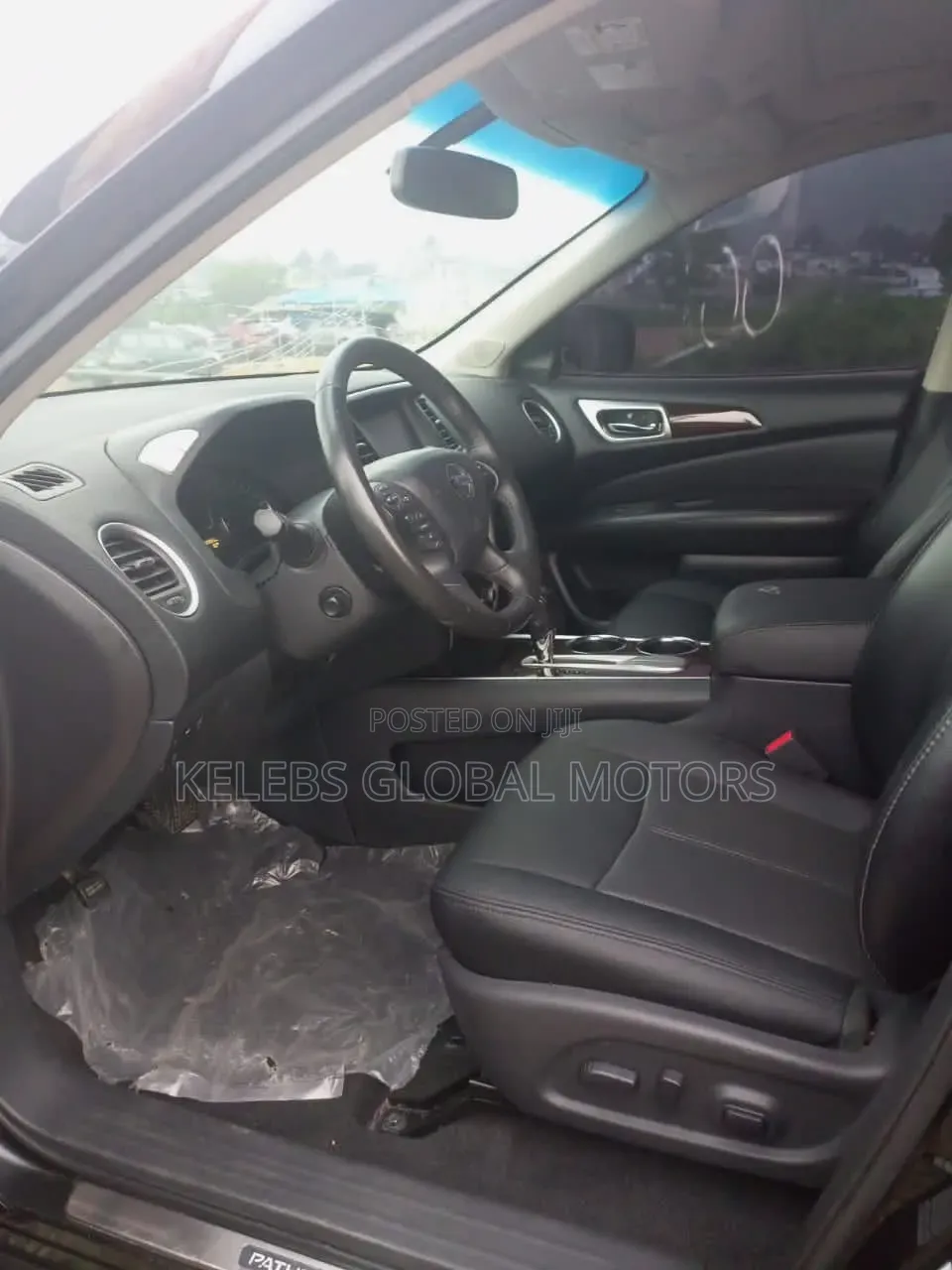 Nissan Pathfinder 2015 Black