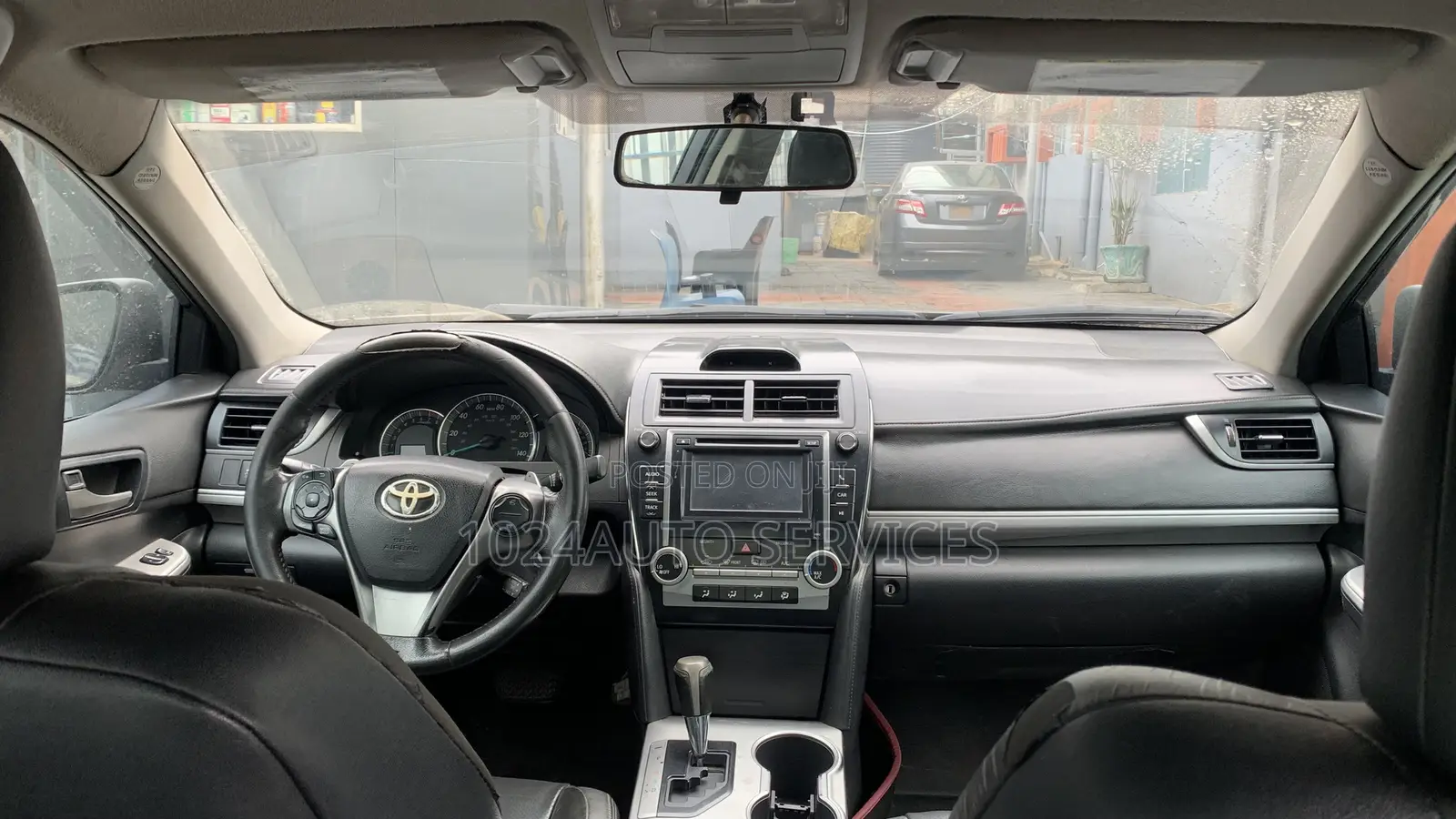 Toyota Camry SE 4dr Sedan (2.5L 4cyl 6A) 2012 Gray