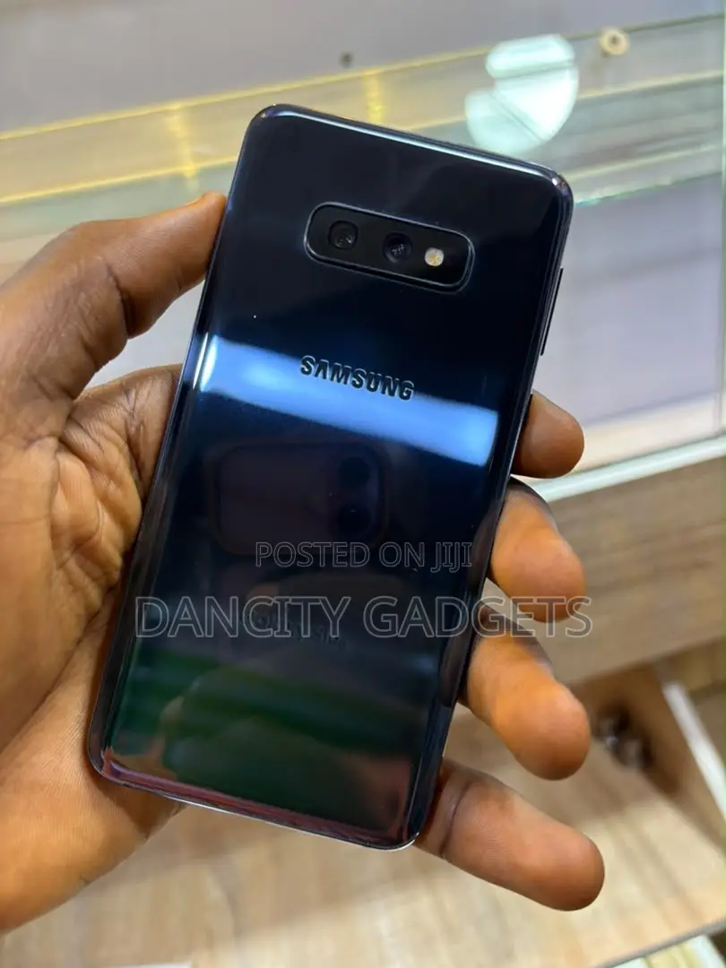 Samsung Galaxy S10e 128 GB Black