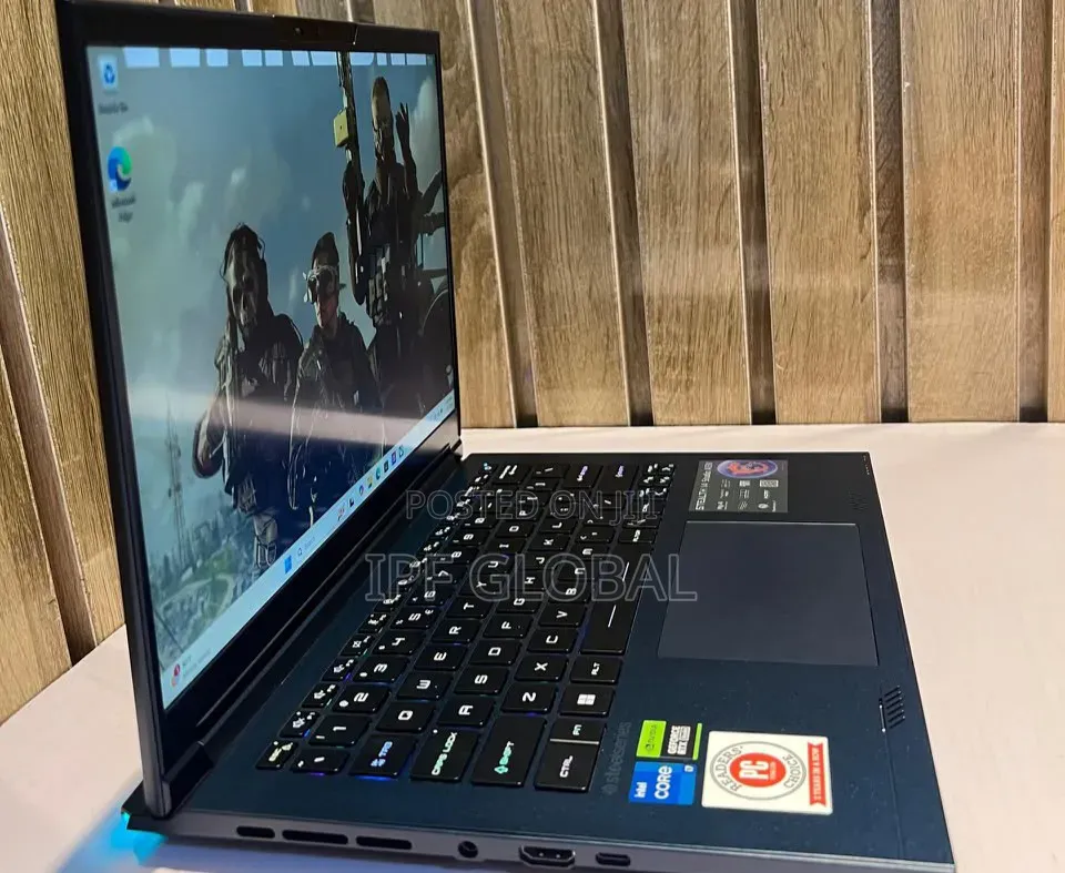 Laptop MSI Stealth 14 Studio A13VF 32GB Intel Core i7 SSD 1T