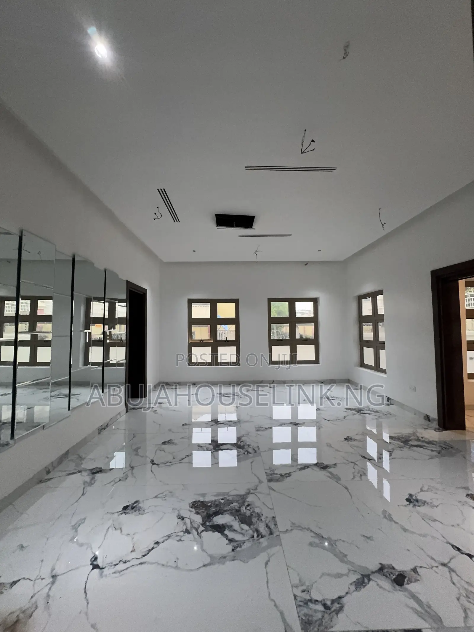 7bdrm Duplex in Maitama Main Abuja for sale