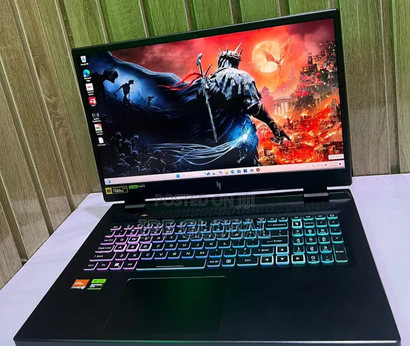 Laptop Acer Nitro V 17 16GB AMD Ryzen 7 SSD 1T