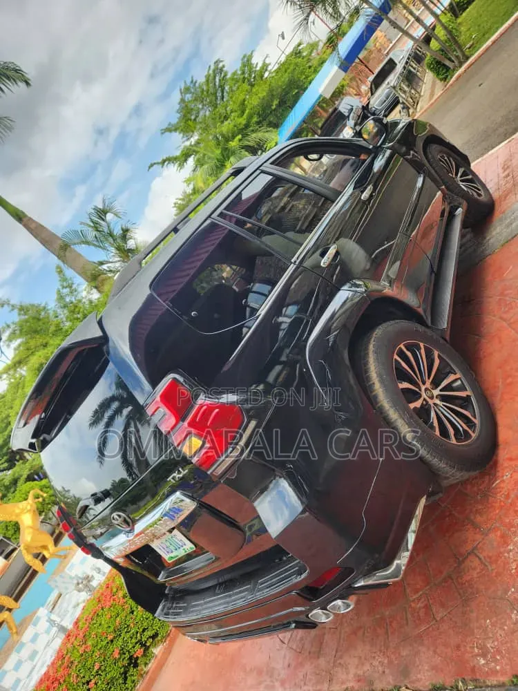 Toyota Land Cruiser Prado 2011 Black