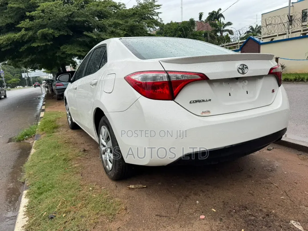 Toyota Corolla S Premium 4dr Sedan (1.8L 4cyl CVT) 2016 White