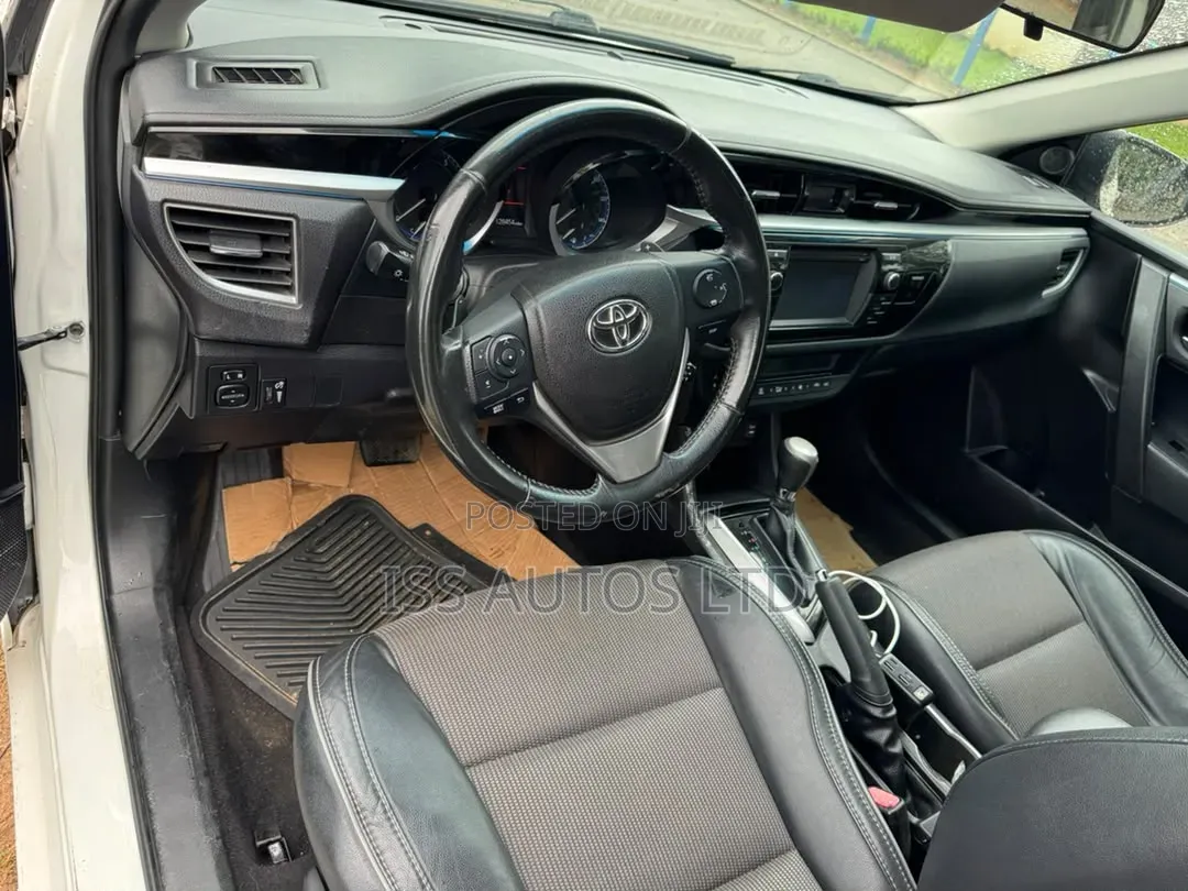 Toyota Corolla S Premium 4dr Sedan (1.8L 4cyl CVT) 2016 White