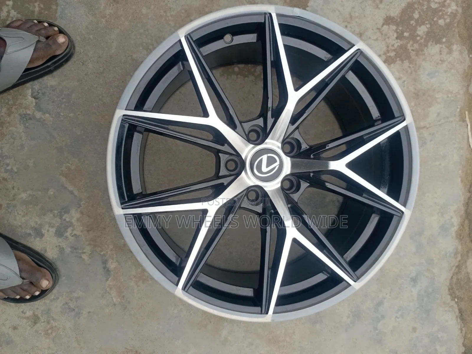 18inches for Ur Toyota Avalon 2022 Model Black and Stainles