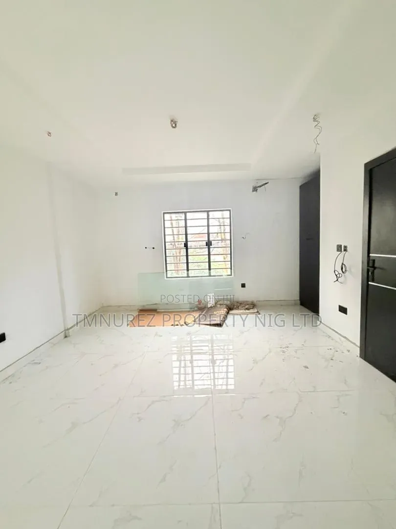 3bdrm Apartment in Ikeja GRA for sale