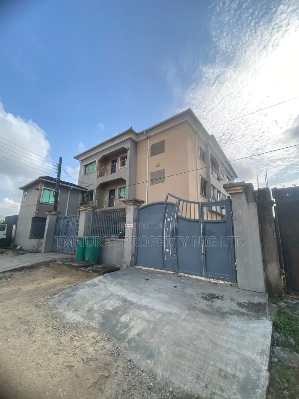 4bdrm Apartment in Sangotedo for sale