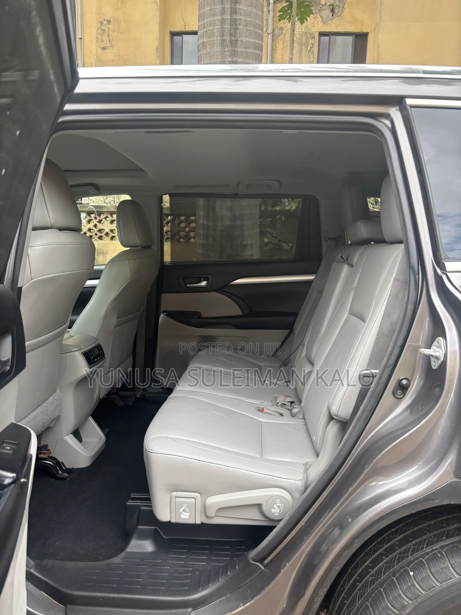 Toyota Highlander XLE 4x4 V6 (3.5L 6cyl 8A) 2018 Gray