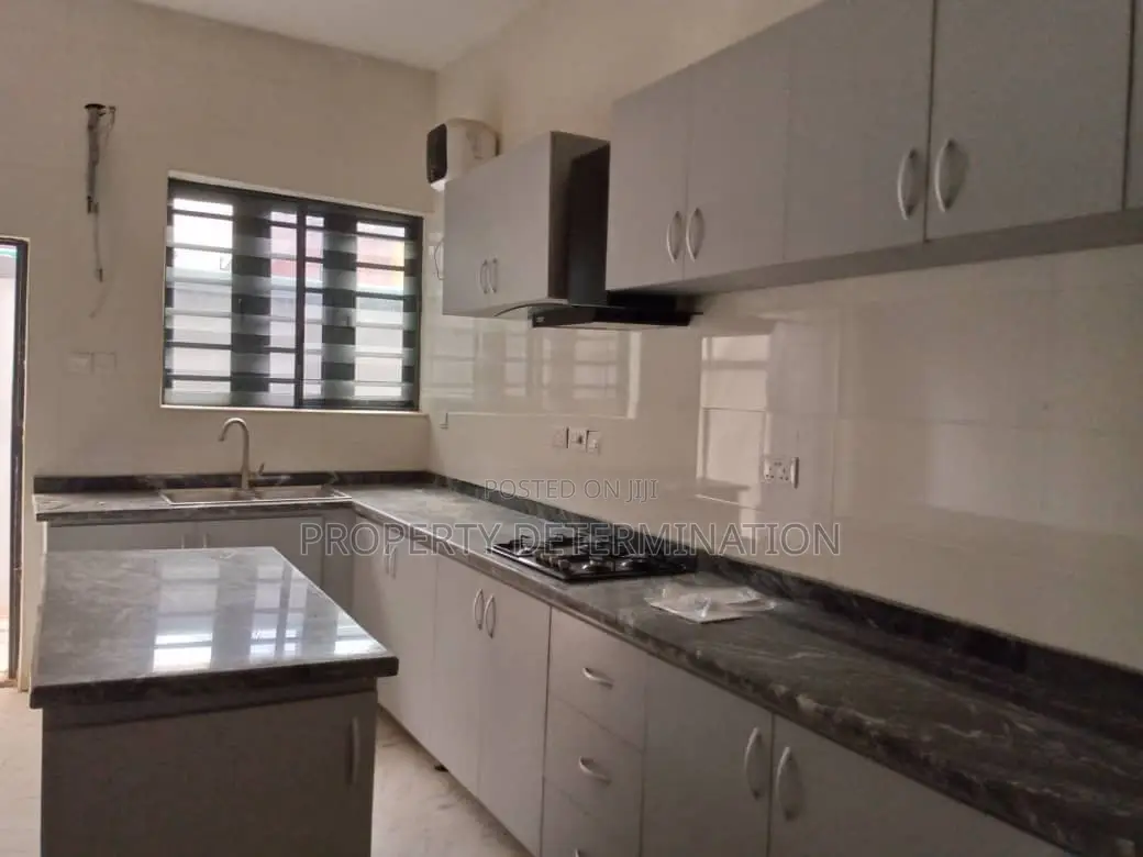 3bdrm Duplex in Magodo for sale