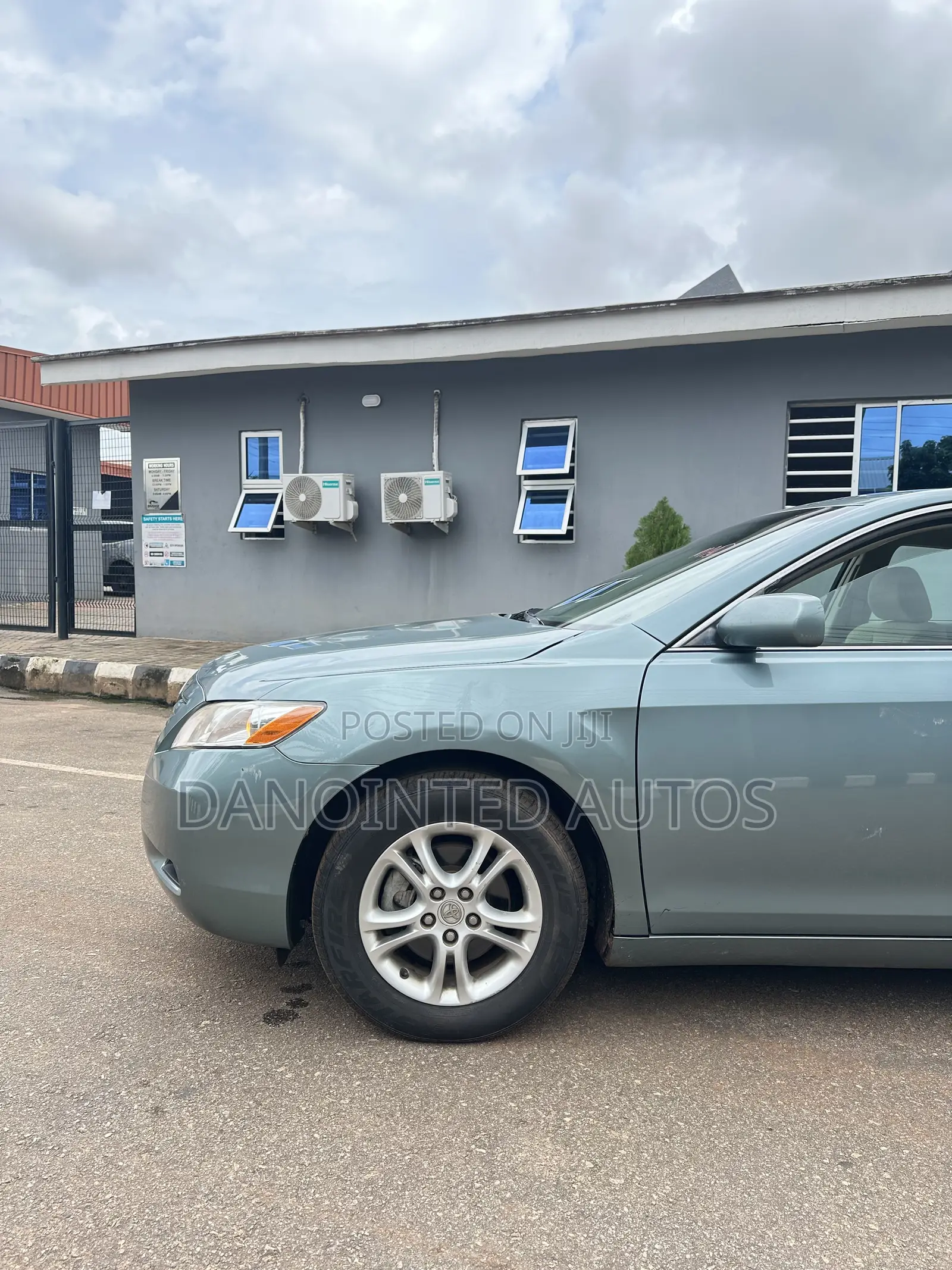 Toyota Camry LE 4dr Sedan (2.4L 4cyl 5A) 2008