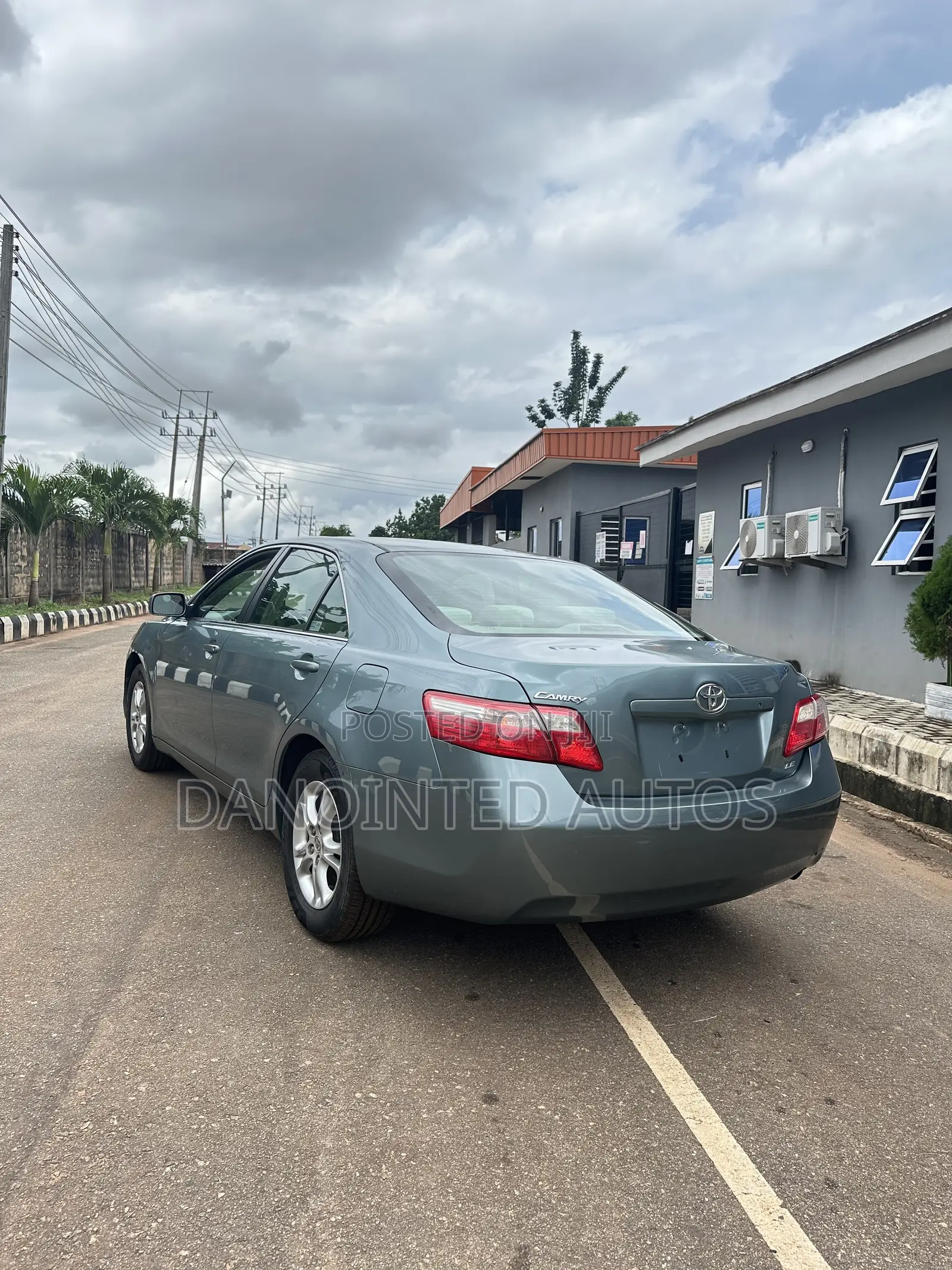 Toyota Camry LE 4dr Sedan (2.4L 4cyl 5A) 2008