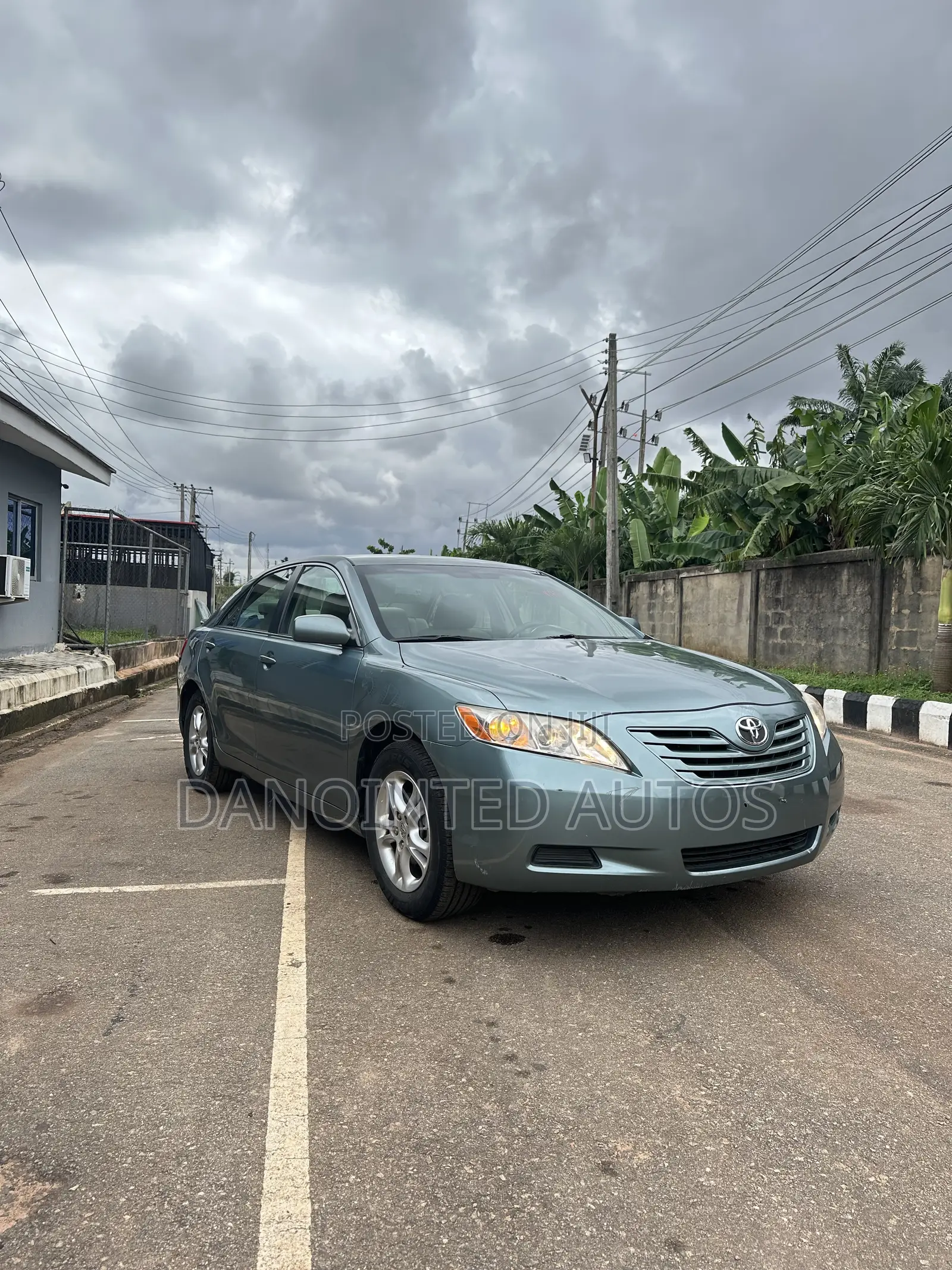 Toyota Camry LE 4dr Sedan (2.4L 4cyl 5A) 2008