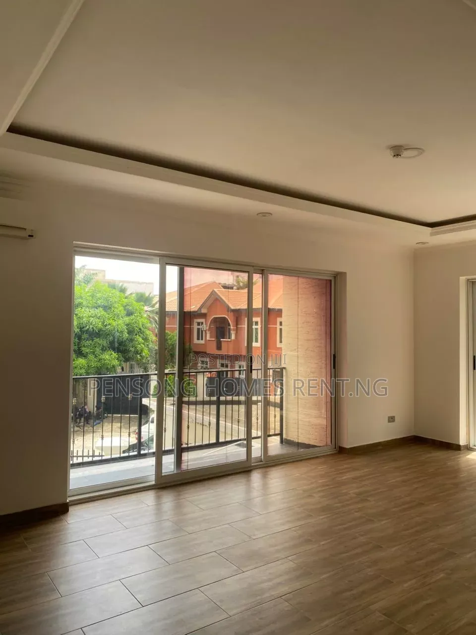 4bdrm Duplex in Banana Island for rent
