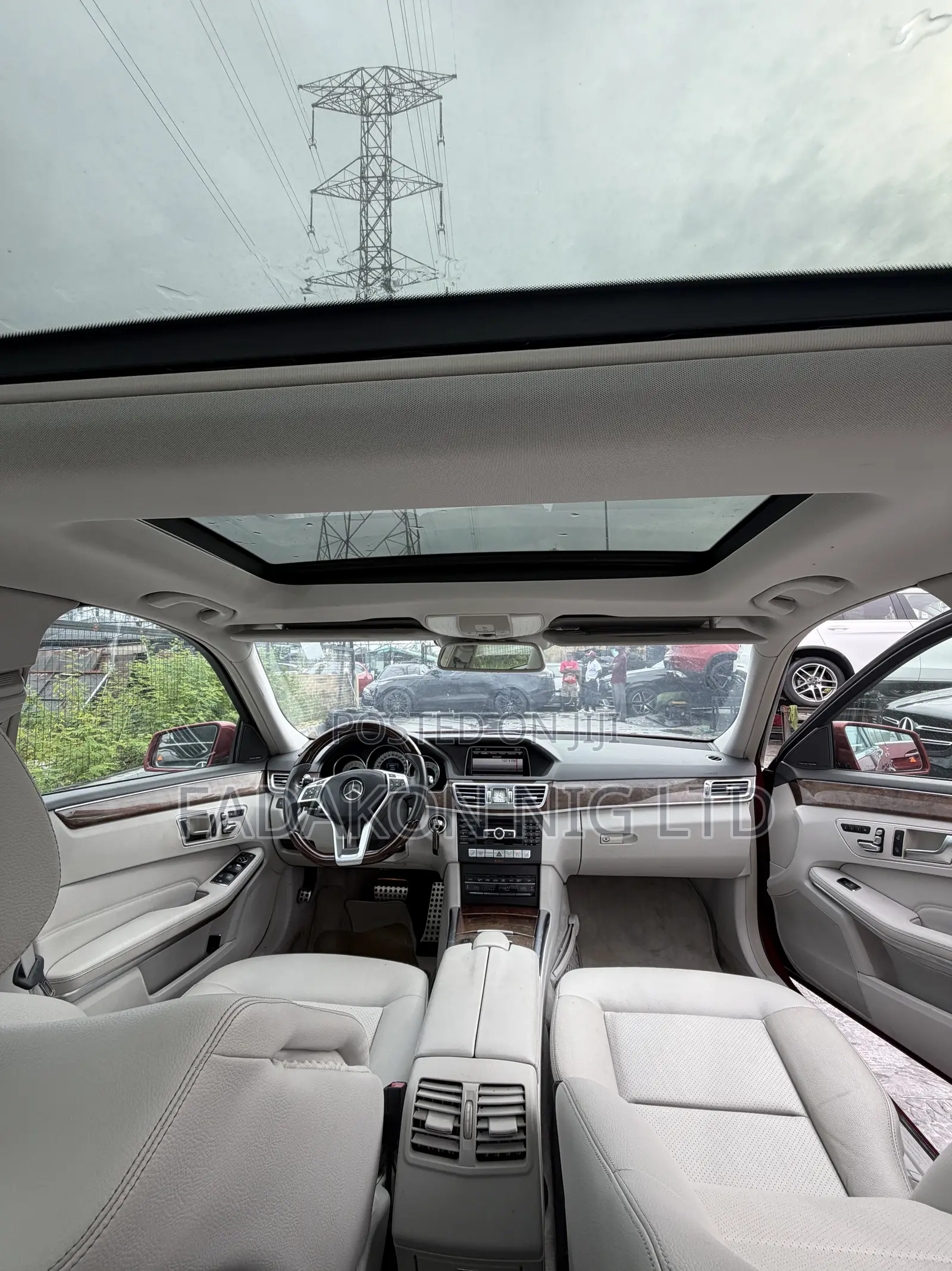 Mercedes-Benz E350 Base 4Matic Sedan AWD (3.5L 6cyl 7A) 2014 Red