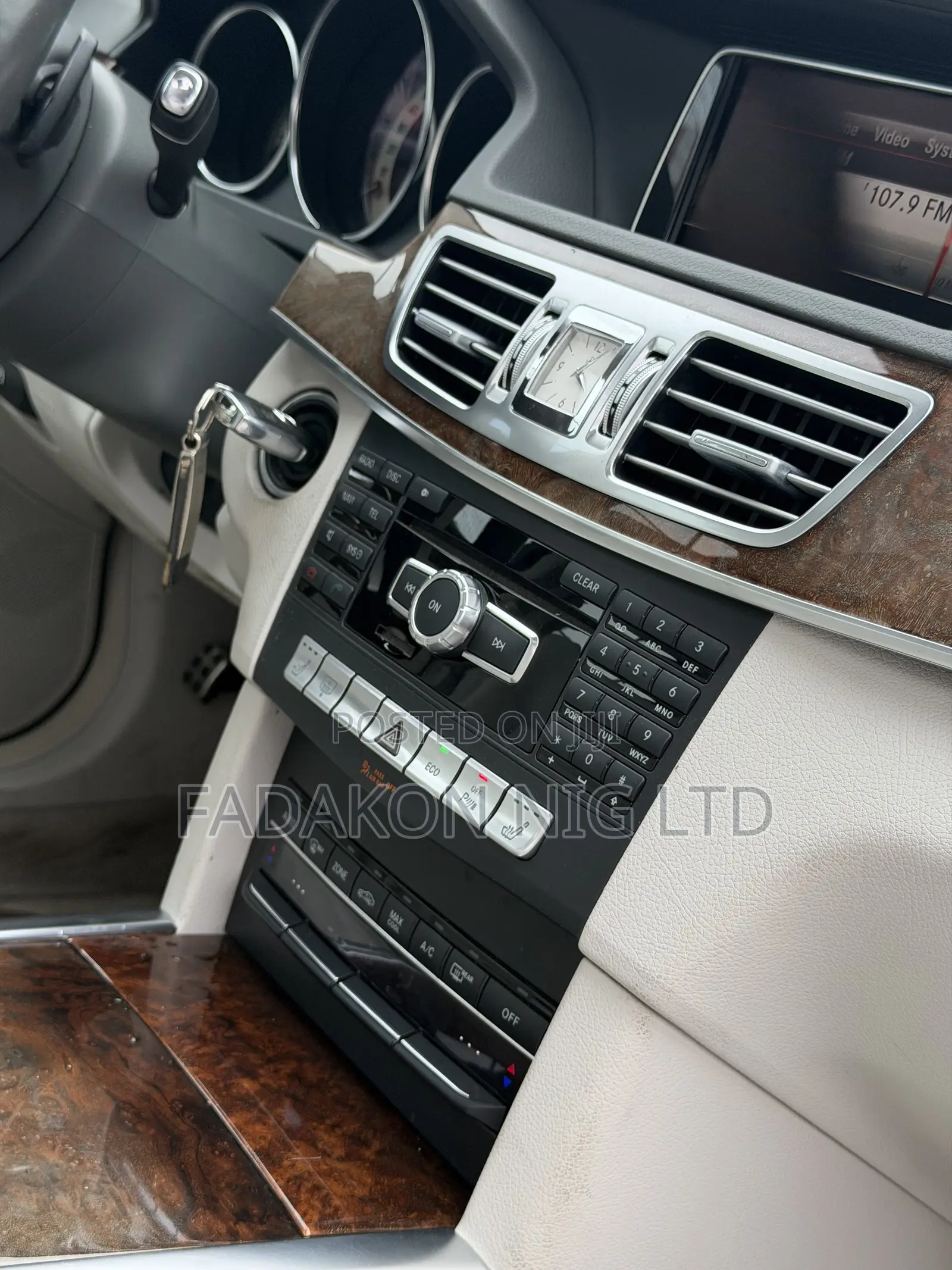 Mercedes-Benz E350 Base 4Matic Sedan AWD (3.5L 6cyl 7A) 2014 Red