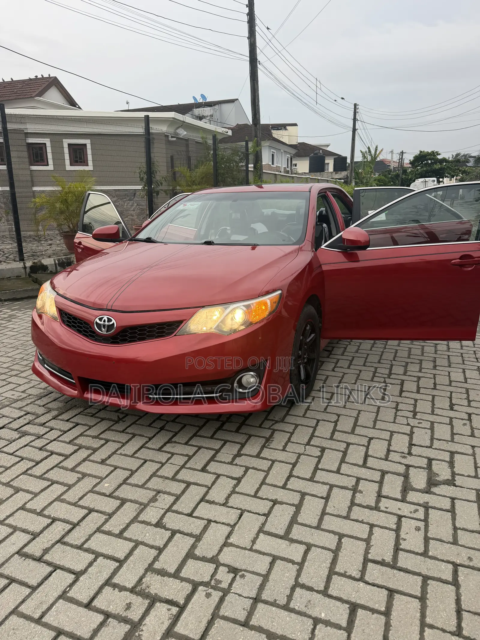 Toyota Camry SE V6 4dr Sedan (3.5L 6cyl 6A) 2012 Red